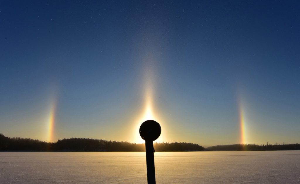El Sol, un pilar de luz y parhelios desde Finlandia
