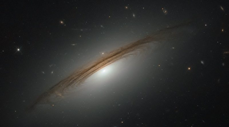 Una impresionante galaxia híbrida en la constelación de Pegaso