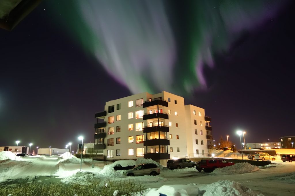 Auroras boreales desde Reikiavik, Islandia