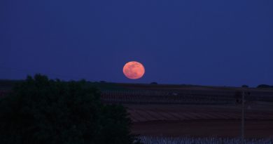 La salida de la Luna desde Cuenca, España (11-abril-2017)