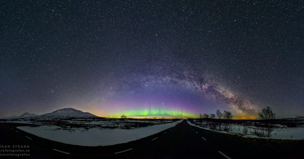 La Vía Láctea y auroras boreales desde Suecia