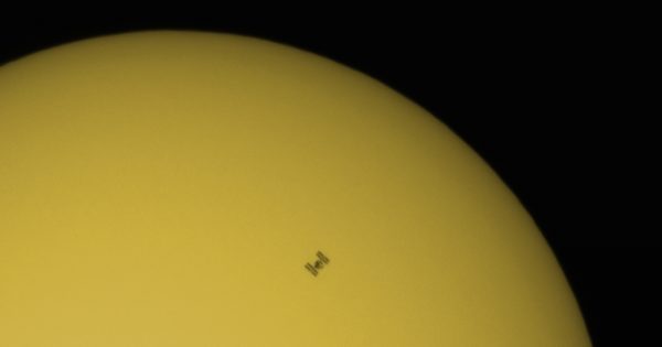 El tránsito de la Estación Espacial Internacional frente a Sol