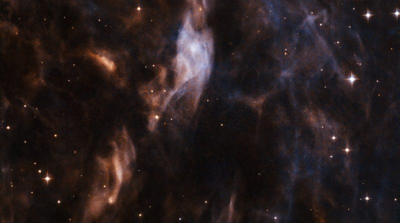La nebulosa que rodea a la violenta estrella EZ Canis Majoris