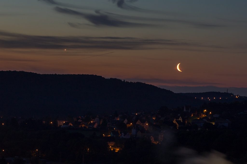 Venus y la Luna desde Sajonia, Alemania