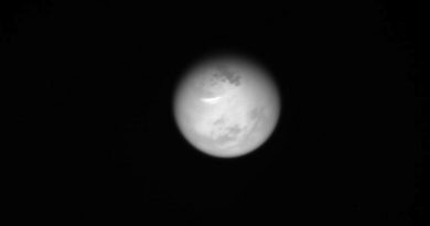 Imagen de Titán tomada por la sonda Cassini el 9 de junio de 2017