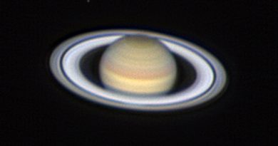 Foto de Saturno y Encélado tomada el 9 de junio