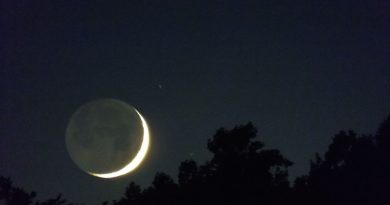 La Luna creciente desde Carolina del Norte, Estados Unidos