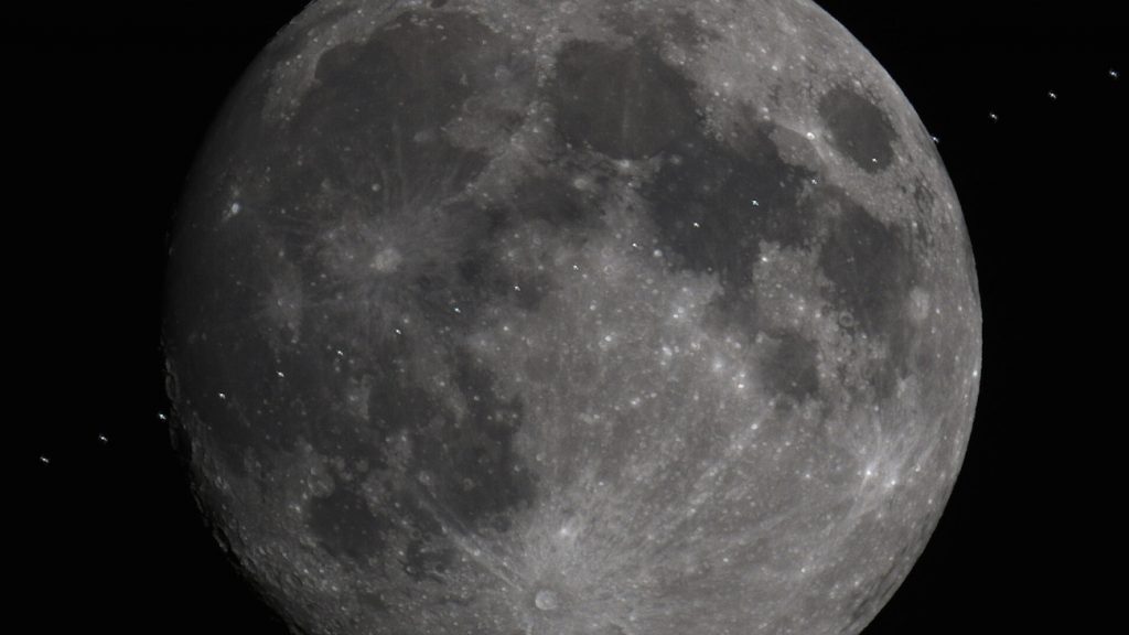 El tránsito de la Estación Espacial Internacional frente a la Luna