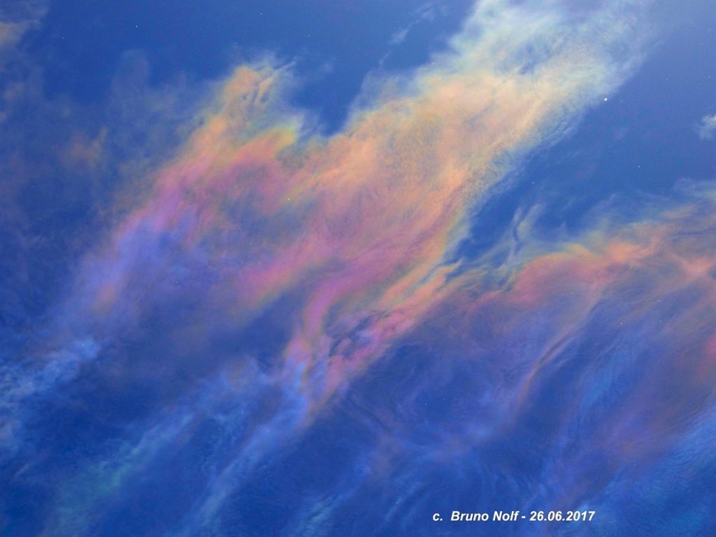 Nubes iridiscentes desde Otegem, Bélgica