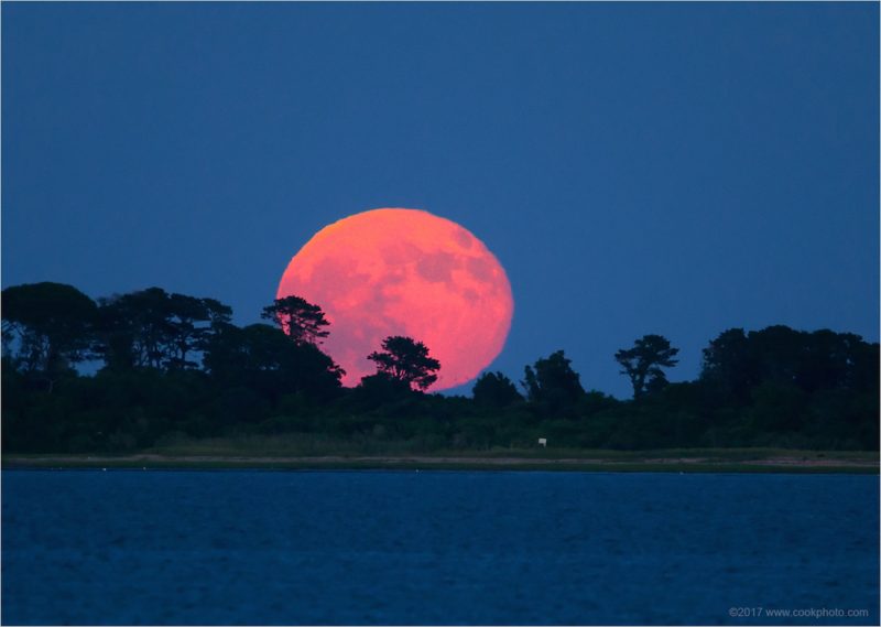 La salida de la Luna desde Massachusetts, Estados Unidos