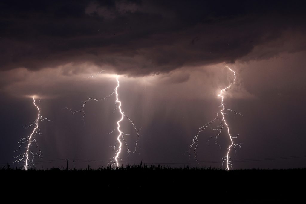 Tormenta eléctrica desde Nové Zámky, Eslovaquia