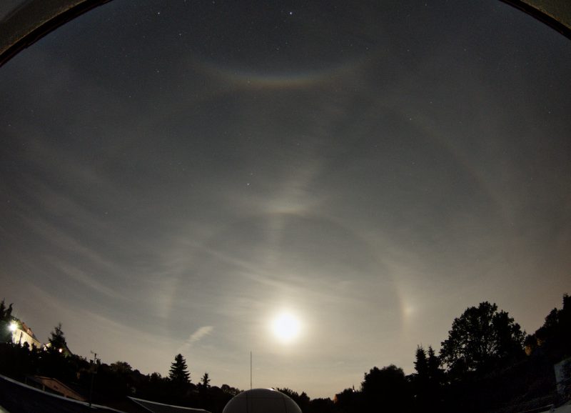 Foto de un halo lunar en Pulsnitz, Alemania