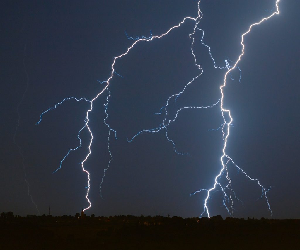 Foto de una tormenta eléctrica en Sajonia, Alemania