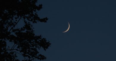 La Luna creciente desde Arenys de Munt, Barcelona (España)