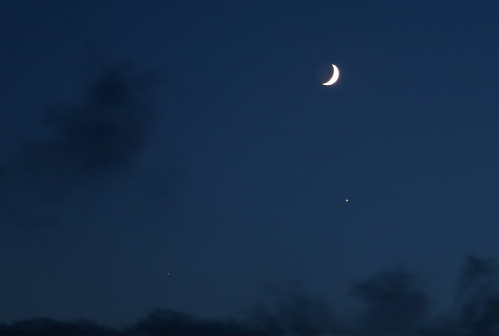 La conjunción de la Luna, Júpiter y Spica desde Arenys de Munt, Barcelona