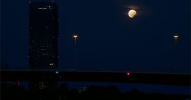 Fotografía de la Luna desde Viena, Austria