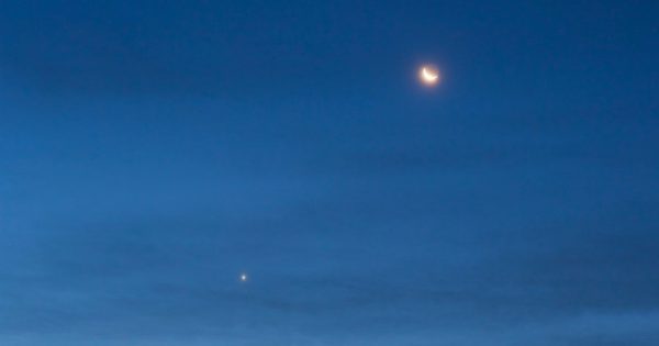 La Luna y Venus desde Sajonia, Alemania