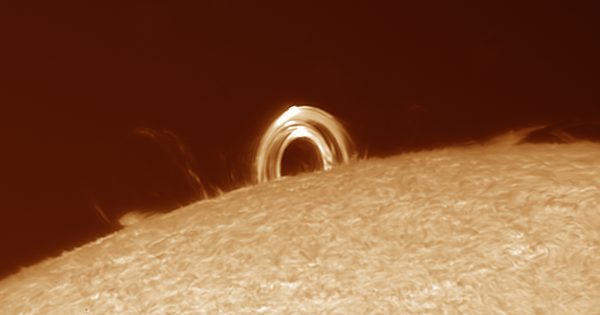 Fotografía de una prominencia solar