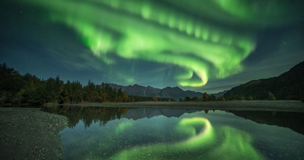 Auroras boreales desde Knik River Valley, Alaska