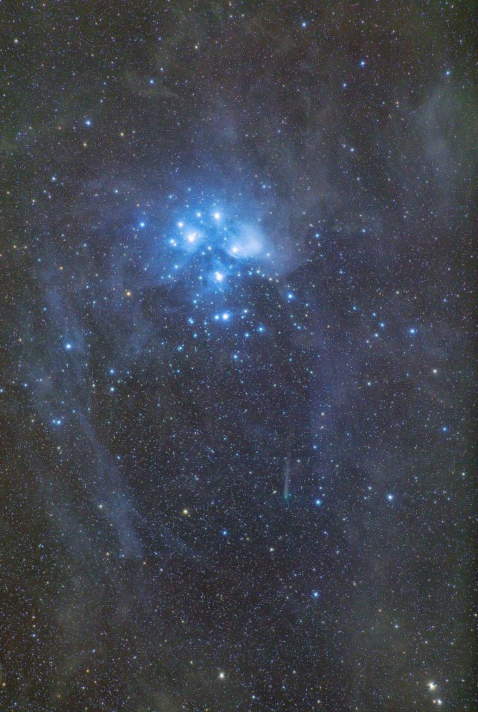 El Cometa C/2015 ER61 (PANSTARRS) y las Pléyades