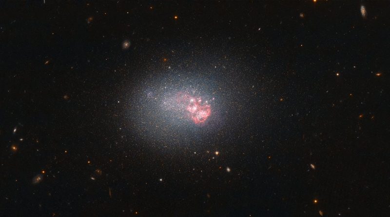 El Hubble capta una galaxia diminuta con una formidable capacidad para producir estrellas