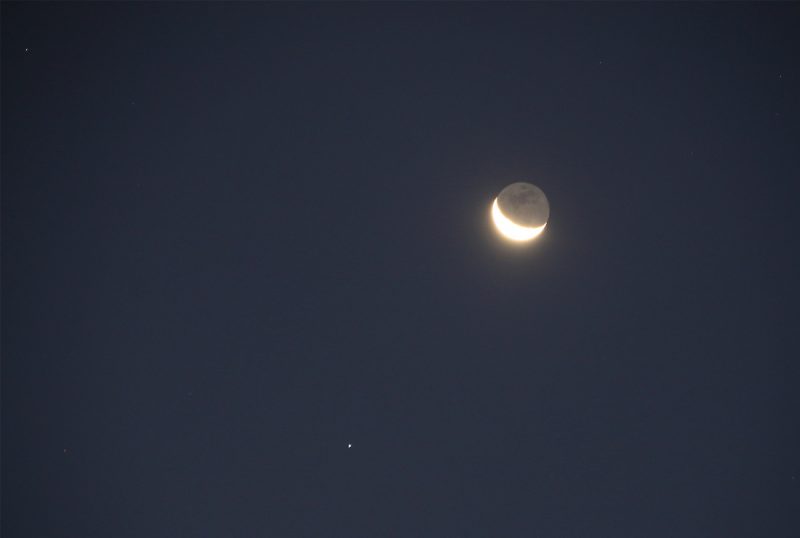 La Luna y la estrella Regulus desde Arenys de Munt, Barcelona