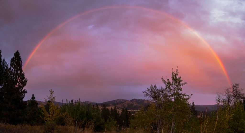 Foto de un arcoíris desde Keller, Estados Unidos