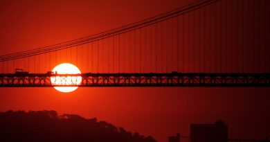 El Sol al atardecer desde Lisboa, Portugal