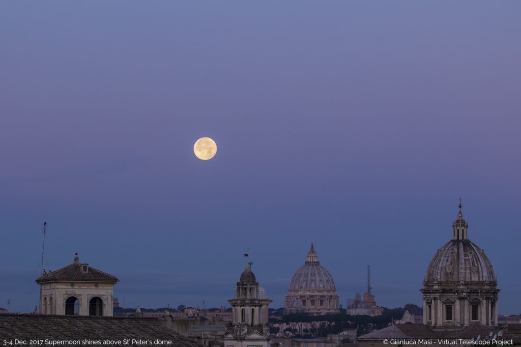 Fotografía de la Luna sobre Roma, Italia