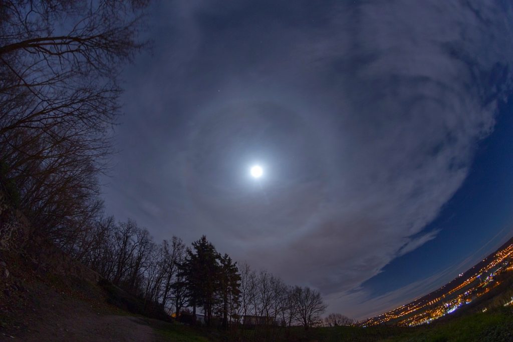 Halo lunar desde Sajonia, Alemania