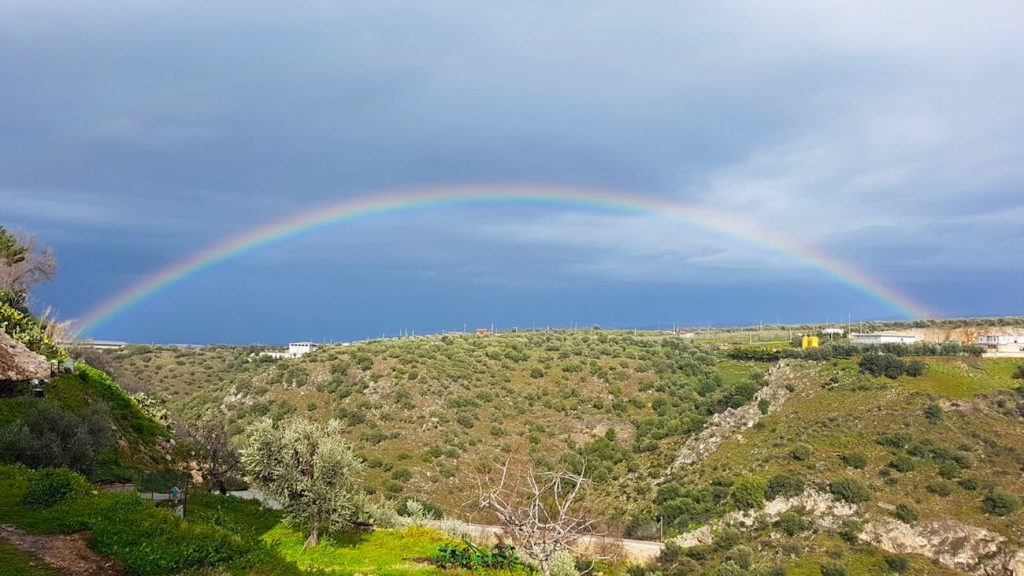 Arcoíris fotografiado desde el sur de Italia