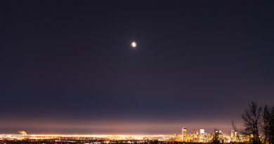 La Luna, Saturno y Marte desde Calgary, Canadá
