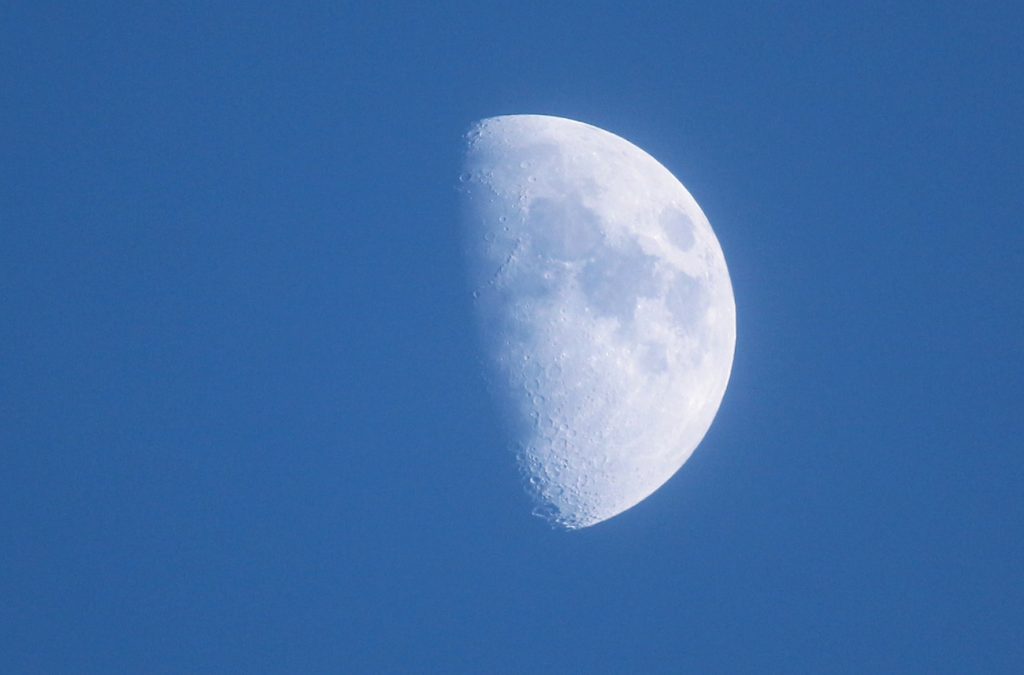 Foto de la Luna tomada el 25 de marzo desde Arenys de Munt, Barcelona