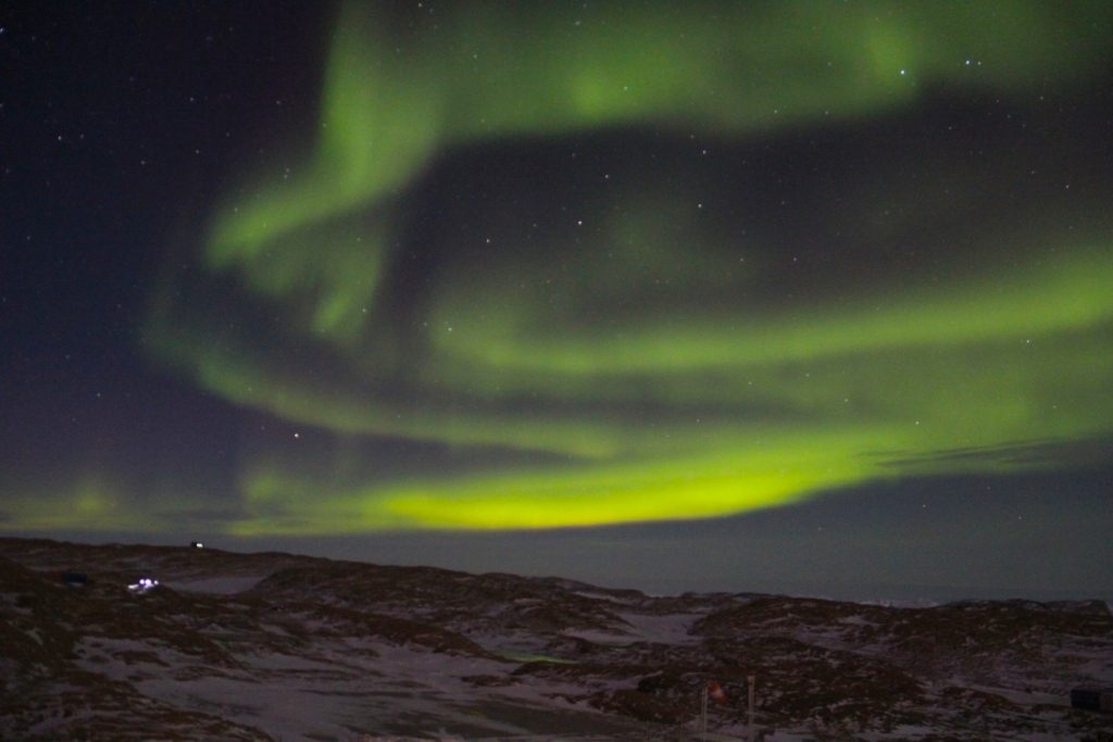 Imagen de auroras australes tomada desde la Antártida