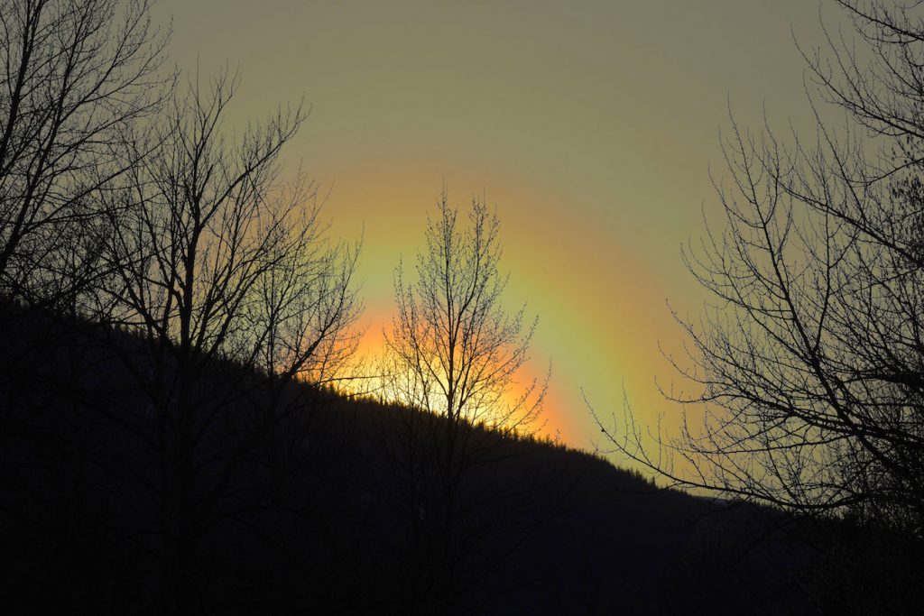 Corona solar fotografiada en la Columbia Británica, Canadá