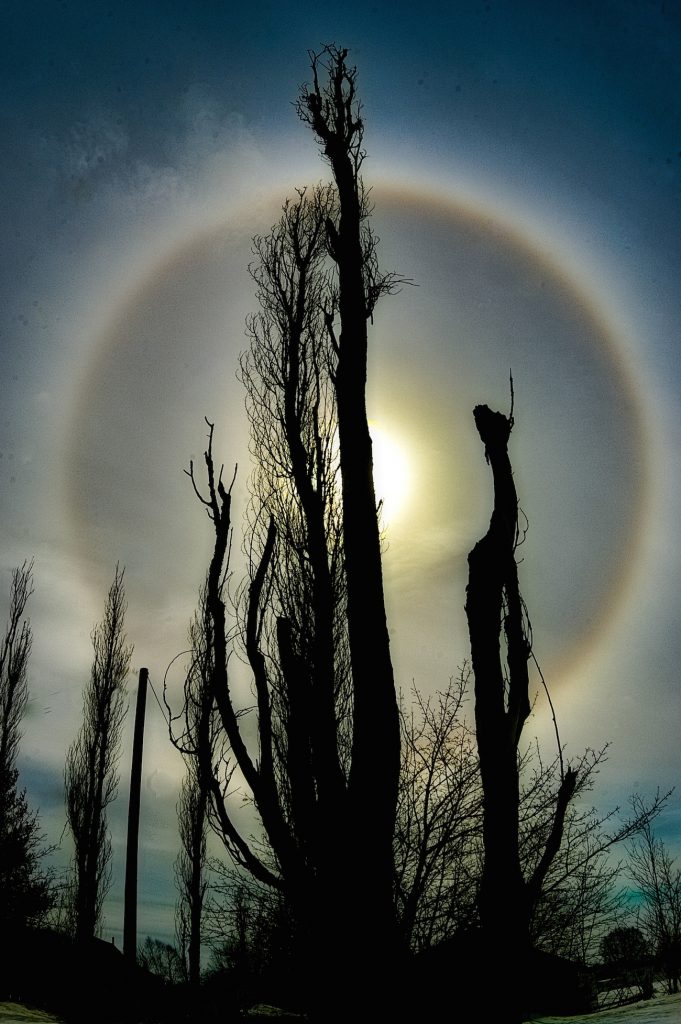Foto de un halo solar tomada desde Quebec, Canadá
