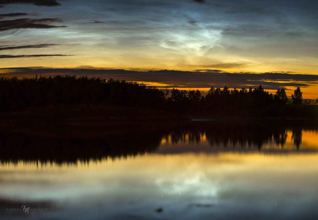 Nubes noctilucentes fotografiadas desde Alberta, Canadá