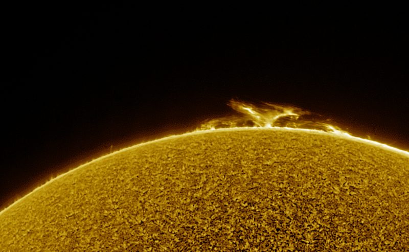 Prominencias solares fotografiadas el 3 de julio de 2018