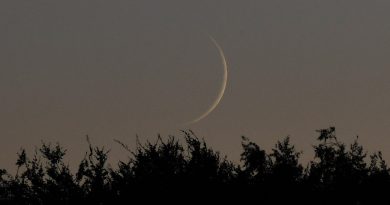 La puesta de la Luna creciente captada desde Países Bajos