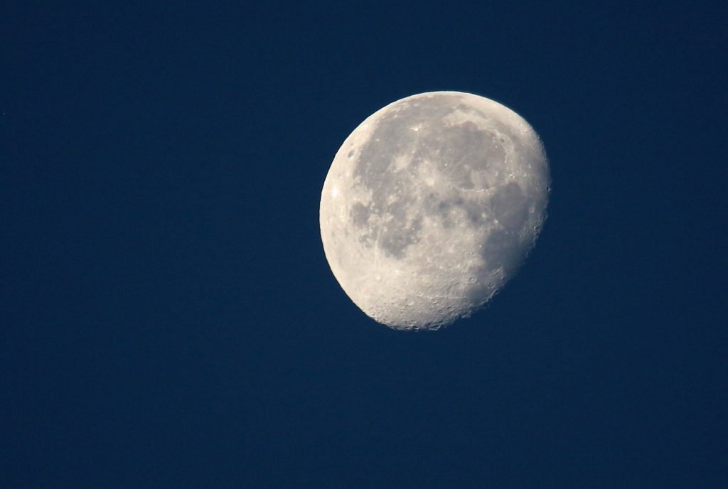 La Luna gibosa menguante captada desde Arenys de Munt, Barcelona