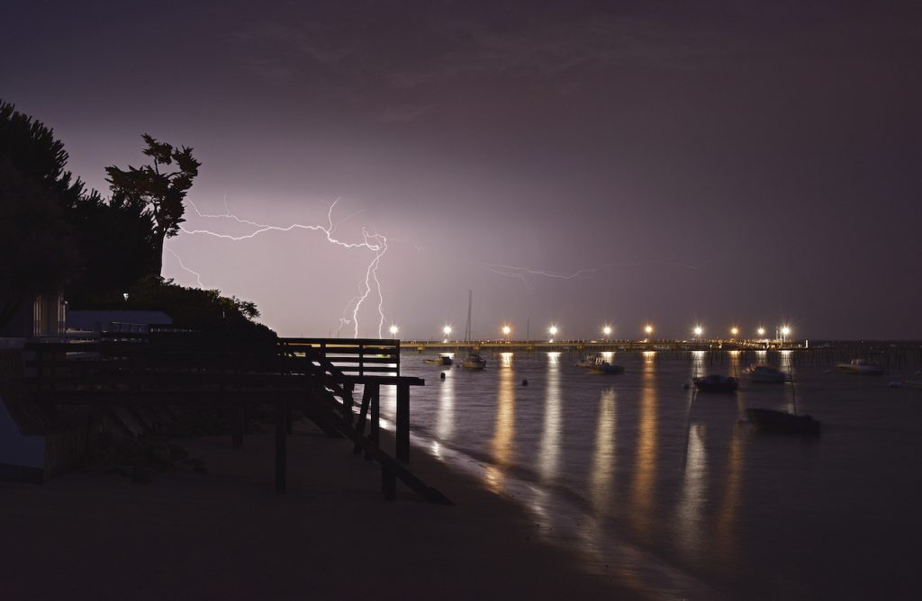 Tormenta eléctrica captada en Cabo Ferret, Francia