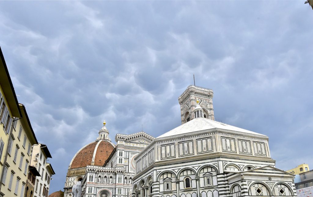 Nubes mammatus fotografiadas sobre Florencia, Italia