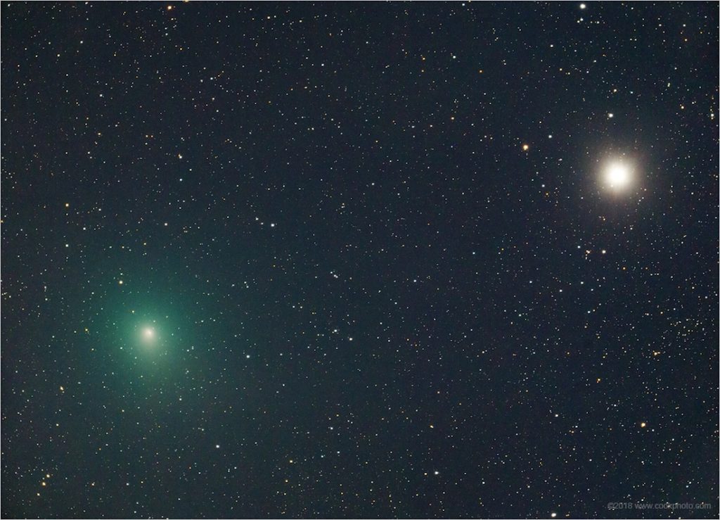 Imagen del Cometa 46P/Wirtanen y la estrella Capella