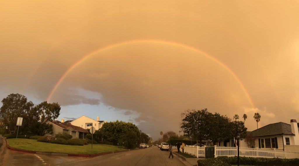 Arcoíris fotografiado desde Los Ángeles, California