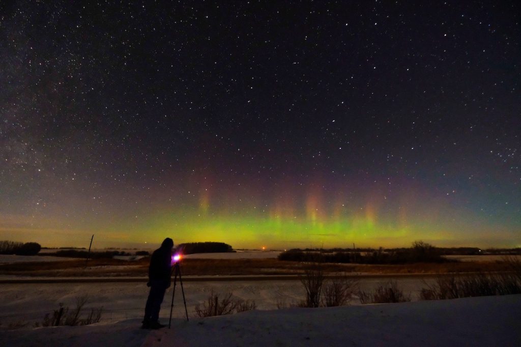 Foto de auroras boreales tomada desde Saskatoon, Canadá