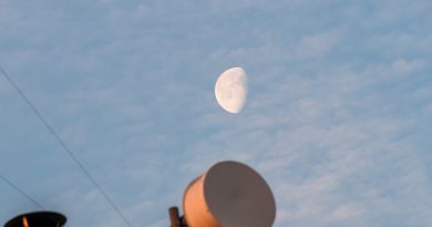 La Luna gibosa menguante fotografiada desde Zaragoza, España