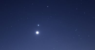Foto de la Luna y Venus tomada desde Malasia