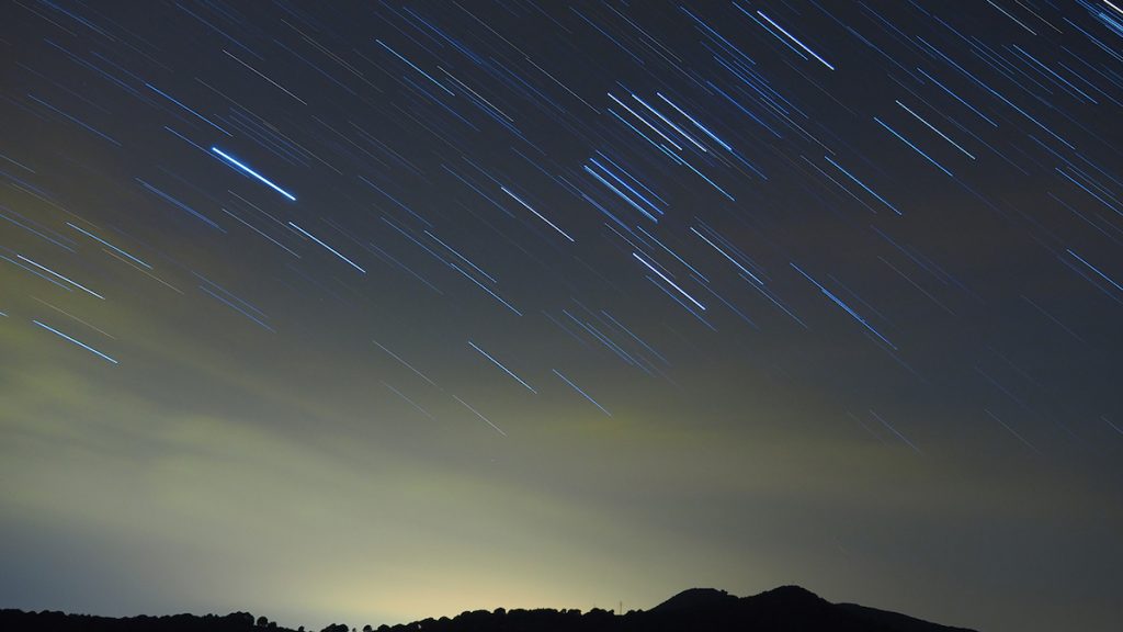 Imagen de rastro de estrellas tomada desde Arenys de Munt, Barcelona
