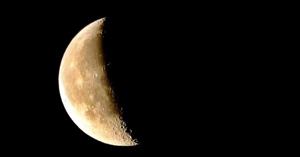 La Luna y Saturno fotografiados desde Torrent, Valencia