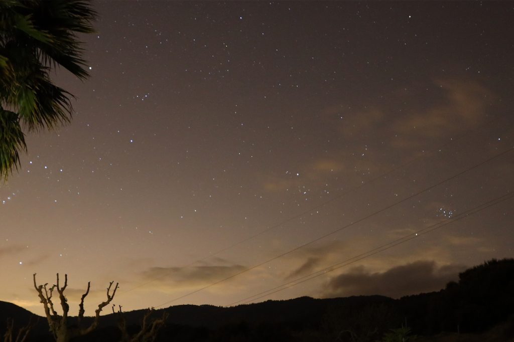 Fotos de Aldebarán, Marte y las Pléyades tomada desde Arenys de Munt, Barcelona